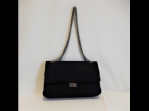 シャネル チェ－ンショルダ－ キャンパス黒（USED）