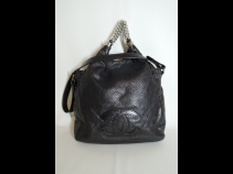 シャネルパンチングレザ－2ＷＡＹバッグ （USED)