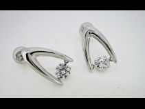 PTダイヤモンド（0.741ct）ピアス