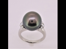 PT南洋タヒチ真珠（12.6mm）ダイヤモンド（0.32ct）リング