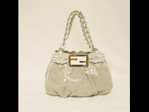 フェンディレ－ス刺繍バッグ （USED)