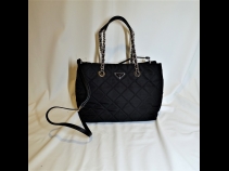 プラダ ショルダ－バッグ（新品同様）