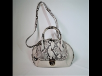 フェラガモパイソンハンドバッグ （美品）