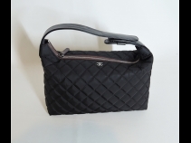 シャネルナイロンワンシヨルダ－ （USED/美品）