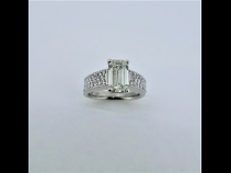 PTダイヤモンド（中石2.039ct.VLGY.SI2.脇石0.59ct）リング