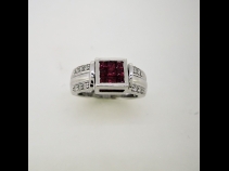 K18WGダイヤ・ルビ－リバ－シブルリング（D0.50ct、R0.55ct）