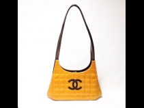 シャネル チョコバーエナメルバック （USED)