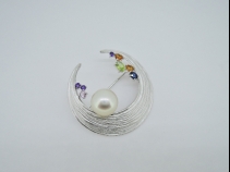 Sil 南洋白蝶真珠(11.4mm)・サファイア・クォーツブローチ