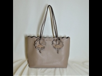 MIU MIU グレインカ－フカメオ53ト－トバッグ（新品同様）