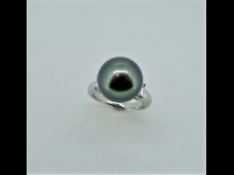 PT南洋黒蝶真珠（13.2mm）ダイヤモンド（0.46ct）リング