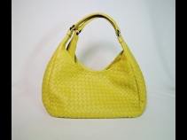 ボッテガヴェネタ イントレラムショルダーバッグ (USED)