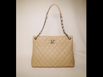 シャネル キャビアスキンチェーンバッグ (USED)