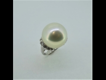 PT南洋白蝶真珠（16.7mm）ダイヤモンド（0.63ct）リング