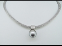 K18WG南洋タヒチ真珠ﾀﾞｲﾔﾓﾝﾄﾞ(0.22ct）ペンダントネックレス