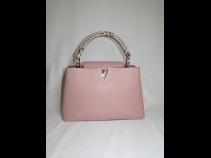 ルイヴィトン カプシ－ヌハンドバッグ（新品同様）