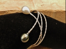南洋真珠付K18WG形状記憶バングル