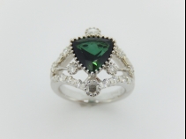 K18WG トルマリン・ダイヤモンドリング