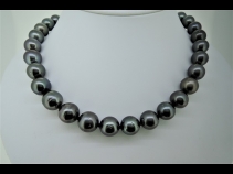 南洋黒蝶真珠ネックレス（13.0-11.0mm）
