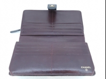 シャネル　キャビアスキン長財布　　（USED)