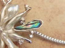 K18WGアワビケシ(天然)真珠　南洋ケシ(天然)ﾀﾞｲﾔﾓﾝﾄﾞﾍﾟﾝﾀﾞﾝﾄ・ﾌﾞﾛｰﾁ・ﾈｯｸﾚｽ