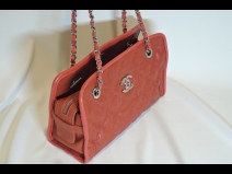 シャネルキャビアスキンチェ－ンバッグ（美品）