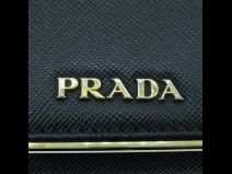 プラダ　レザー長財布　　（USED)
