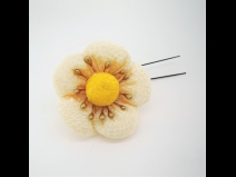 ちりめん梅つまみ細工フラワ－コ－ム2点セット 白