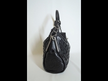 シャネルレザ－バッグ　（美品）