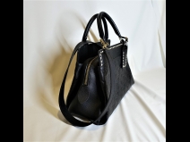 ルイヴィトン　アンブランドヴォ－ジュカーフバッグ（美品）