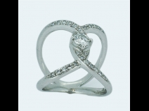 Pt ダイヤモンド (中石0.54ct、脇石0.22ct)リング