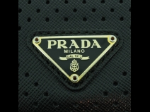 プラダ　二つ折り長財布　　 (USED)