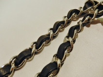 シャネル  パンチングバックショルダーバック　　（USED)