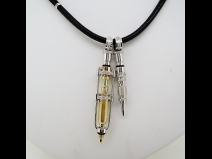 K18ペンダントネックレス（ダーツメレ革ヒモ）