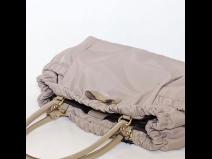 フェラガモ　ナイロンハンドバッグ  (USED)