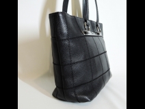 シャネルキャビアスキントートバッグ　（USED/新品同様）