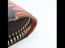 ルイヴィトン　モノグラム・グラフィティキャンバス長財布　　 (USED)