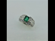 PTエメラルド（0.92ct）ダイヤモンド（1.10ct）リング