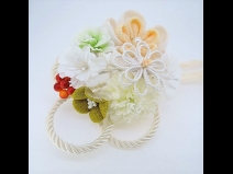 ちりめん梅つまみ細工コーム2点セット　ホワイト