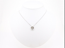 K18WG ダンシングダイヤモンド(中石 0.68ct、脇石 0.12ct)　ペンダントネックレス