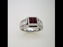 K18WGダイヤ・ルビ－リバ－シブルリング（D0.50ct、R0.55ct）