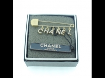 シャネル　ピンブローチ　　（USED)