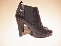 シャネル　マトラッセショートブーツ　　 (USED)