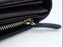 シャネル　キャビアスキン長財布　　（USED)