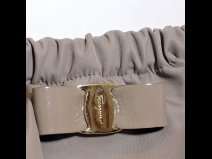 フェラガモ　ナイロンハンドバッグ  (USED)