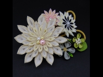 つまみ剣菊コ－ム・ミニ2点セット　白