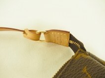 ルイヴィトン　アクセノワール　　（USED)