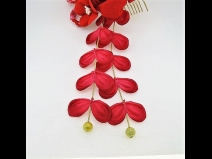 ふっくらちりめん花飾りコ－ム2点セット　赤