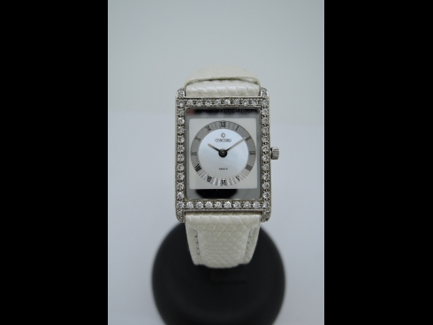 コンコルド　K18ＷＧﾀﾞｲﾔﾓﾝﾄﾞ真珠貝ウォッチ　　（USED)