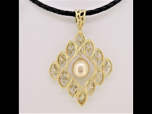 K18南洋真珠・ダイヤモンド（1.0ct）ペンダント