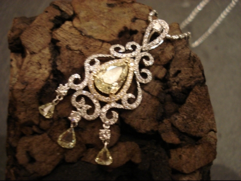 K18WG・YGﾀﾞｲﾔﾓﾝﾄﾞﾍﾟﾝﾀﾞﾝﾄﾈｯｸﾚｽ